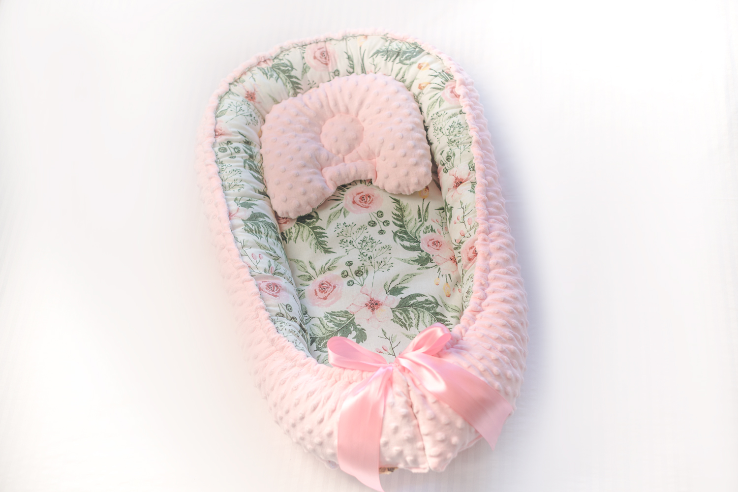 Кокон babynest для новонароджених троянди рожевий плюш